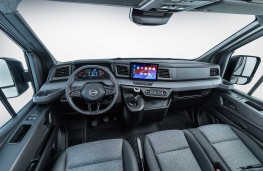Nissan Interstar cockpit